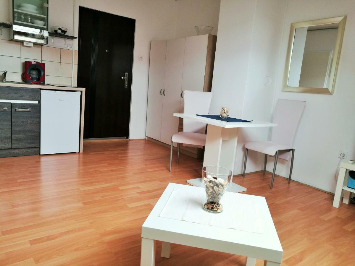 Mia Airport Studio Apartment - 0-24H Self Check In&Out - Parking On Site Velika Gorica Dış mekan fotoğraf